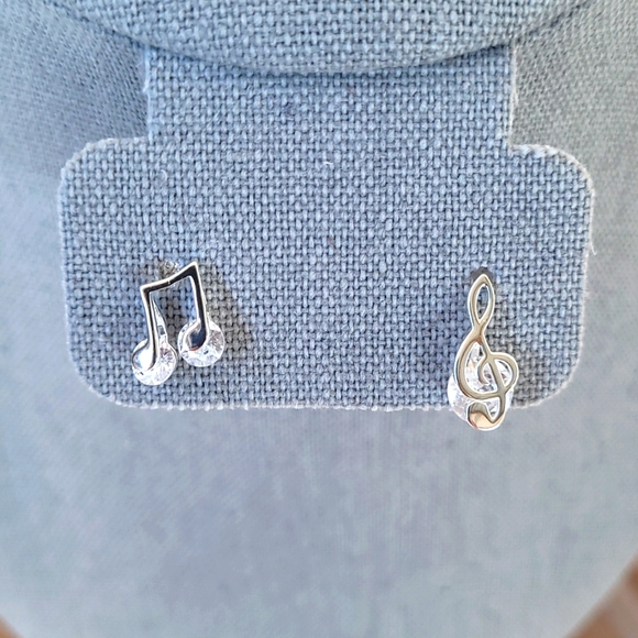 925 Silver Dainty Zircon Musical Note Treble Clef Stud - Picture 3 of 16